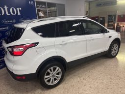 Ford Kuga 1.5 TDCi 120cv diesel lleno