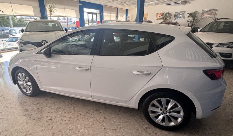 Seat Leon 1.6 TDi 105cv STYLE lleno